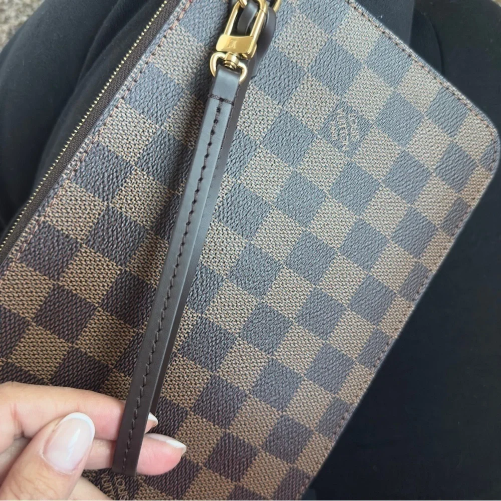 NWOT Authentic Louis Vuitton Authentic Damier Ebene Pouch Wristlet Wallet